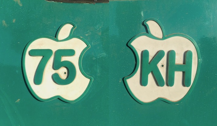 I saw these very often on cars. I’m not sure why they use the Apple logo everywhere.