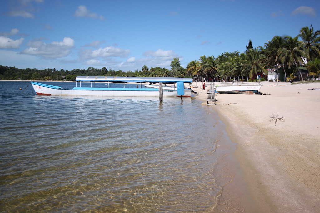 Manambato beach with the boat that took us to Palmarium