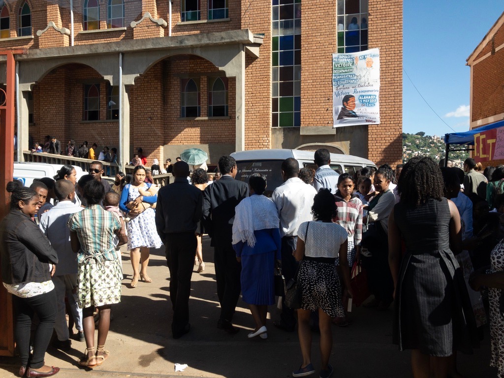 People attending church on Easter Sunday (Tana)