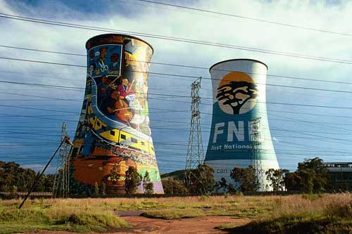 Soweto stands for “South West Township” and is South Africa’s biggest and most historical township (during the times of Apartheid, everyone who was not white had to live in a township). Most of South Africa’s significant historical events took place here (e.g. you will find Mandela’s home here). Soweto is home to about 3.6 million people, just about the same as Berlin. Dangerous? Nah, not really. Only white South Africans seem to think so.